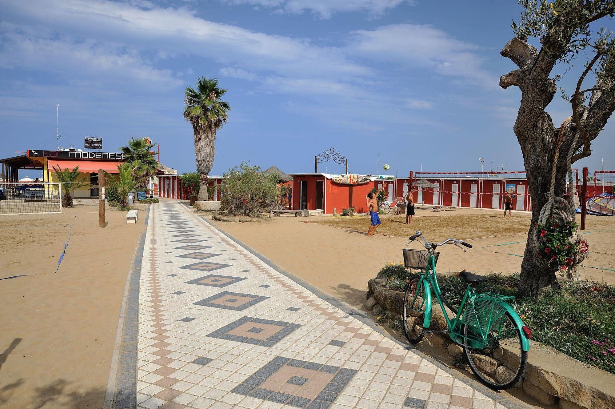 Hotel Capri ريميني المظهر الخارجي الصورة